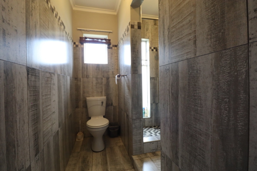 5 Bedroom Property for Sale in Kabega Park Eastern Cape
